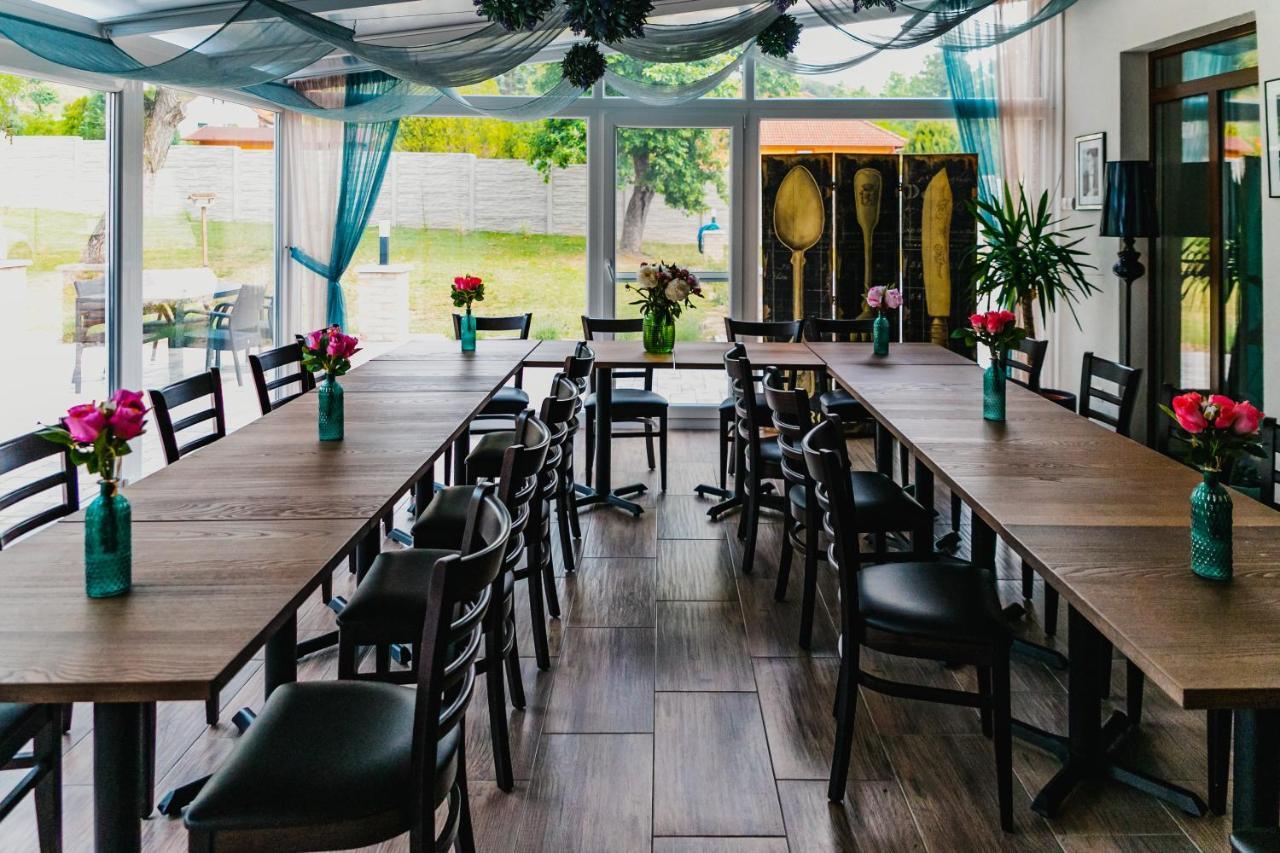 Dreko Panzio & Borbisztro Bed & Breakfast Gyorujbarat Ngoại thất bức ảnh
