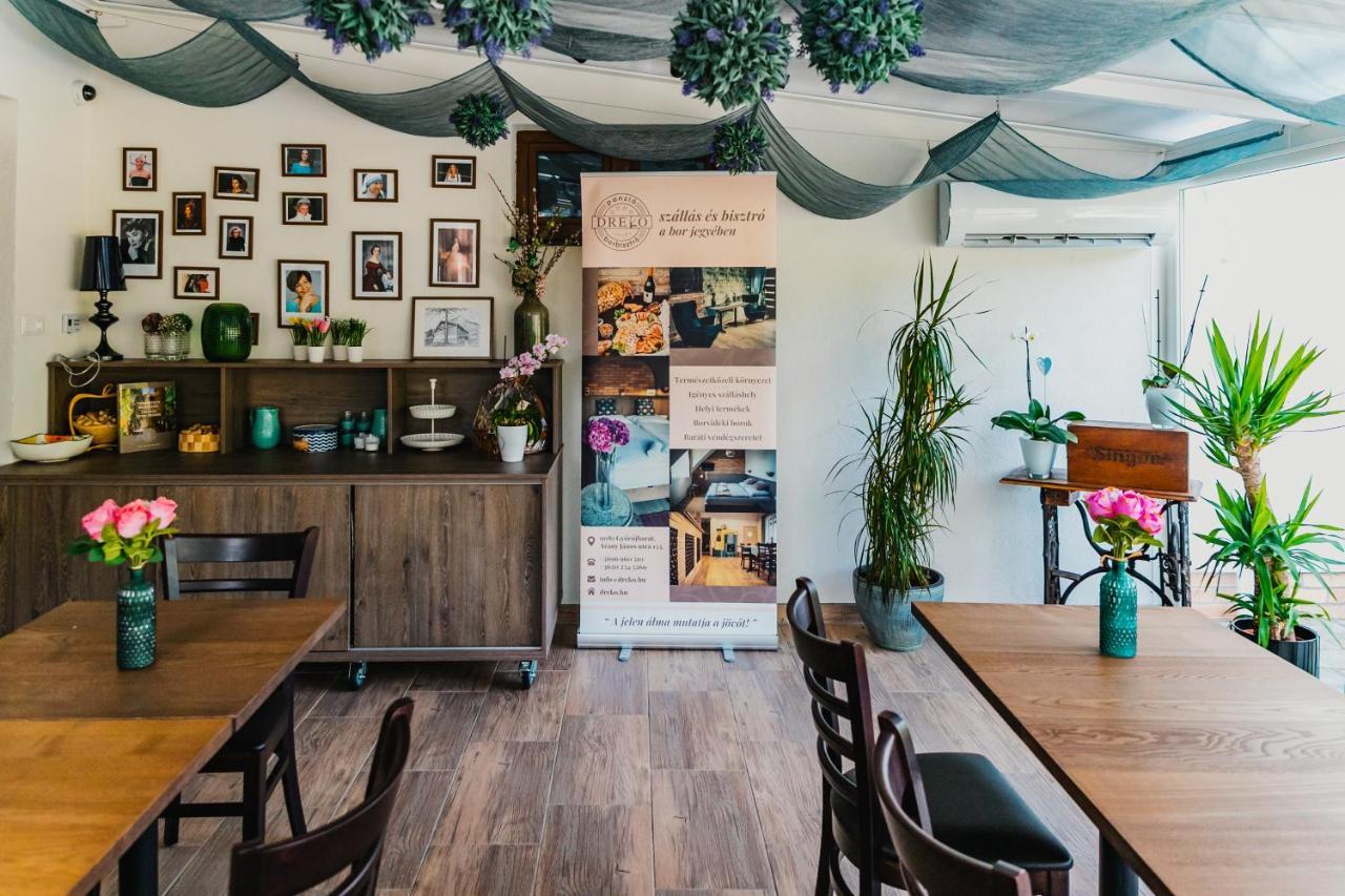 Dreko Panzio & Borbisztro Bed & Breakfast Gyorujbarat Ngoại thất bức ảnh