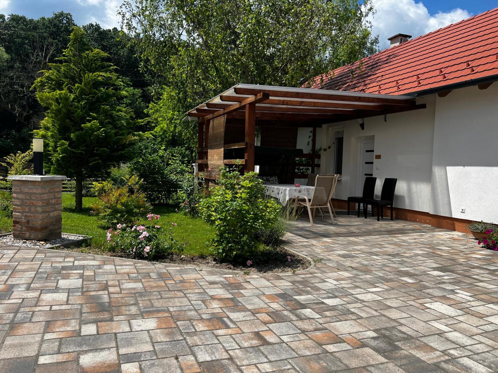 Dreko Panzio & Borbisztro Bed & Breakfast Gyorujbarat Ngoại thất bức ảnh