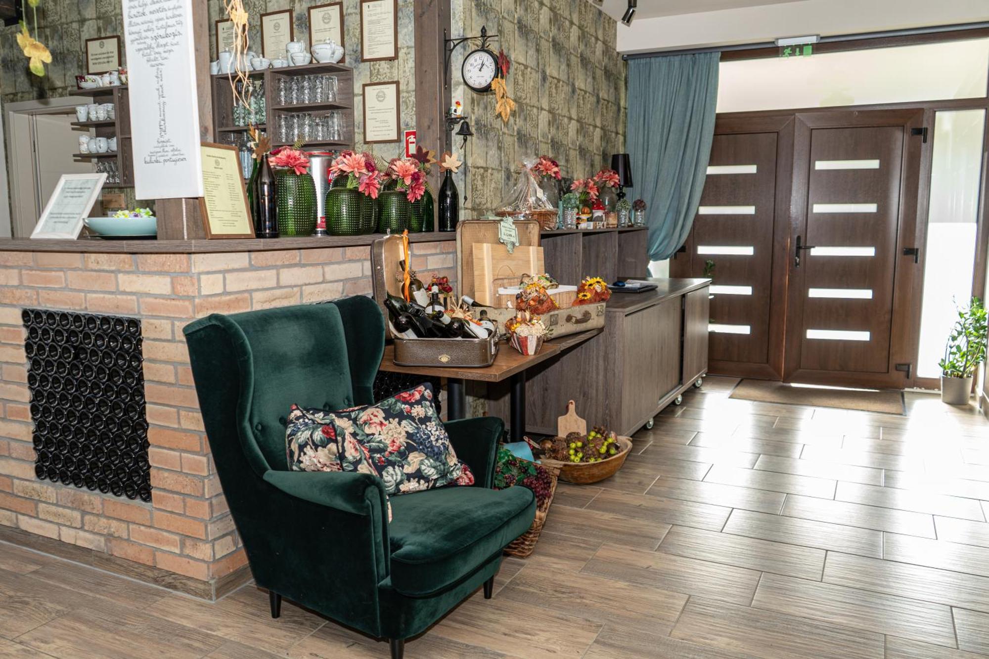 Dreko Panzio & Borbisztro Bed & Breakfast Gyorujbarat Ngoại thất bức ảnh