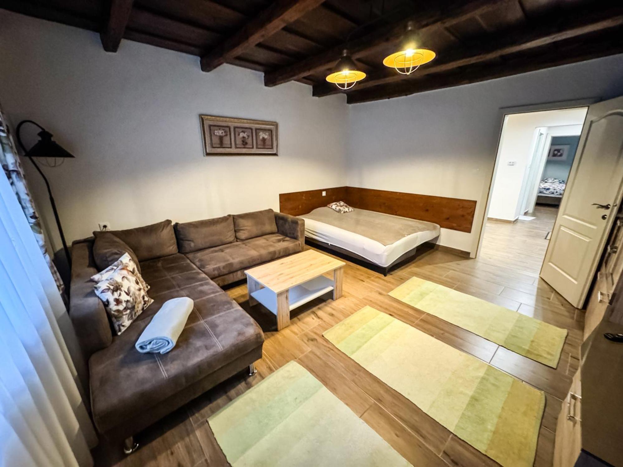 Dreko Panzio & Borbisztro Bed & Breakfast Gyorujbarat Ngoại thất bức ảnh